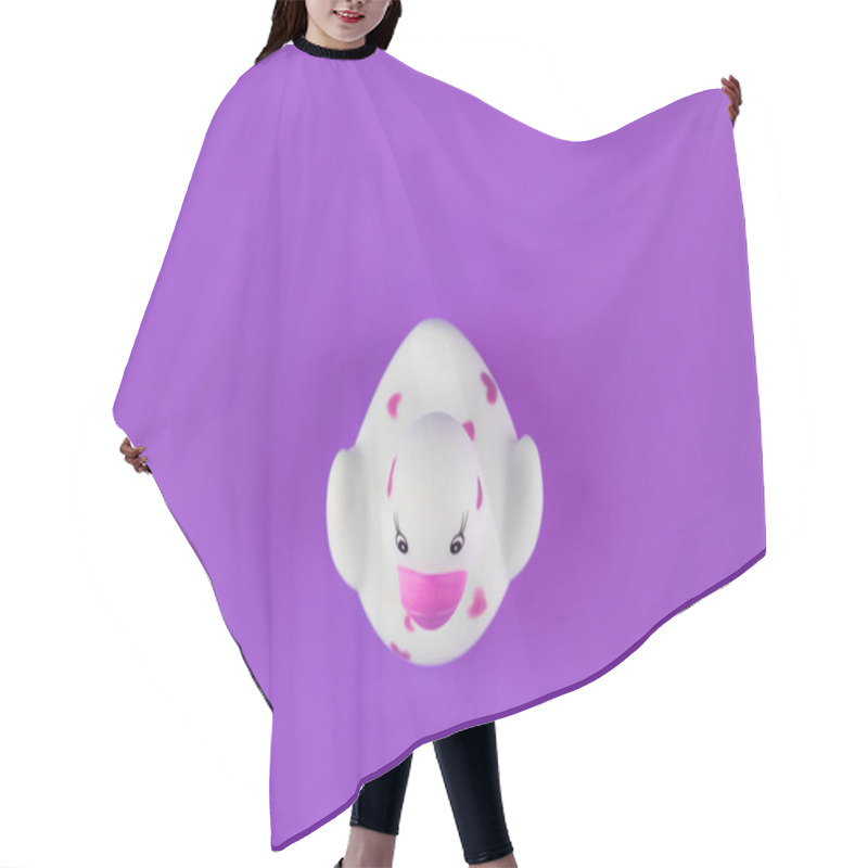 Personality  This Charming White Rubber Duck Features Playful Pink Heart Motifs. Set Against A Vibrant Purple Backdrop, It Adds A Whimsical Touch To Bath Time Or Playful Decor Themes. Hair Cutting Cape