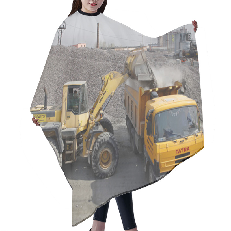 Personality  Yellow  Excavator Loads Gravel Into Orange Dumper Truck Tipper. Hair Cutting Cape