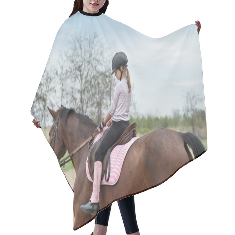 Personality  Riding A Horse Hair Cutting Cape