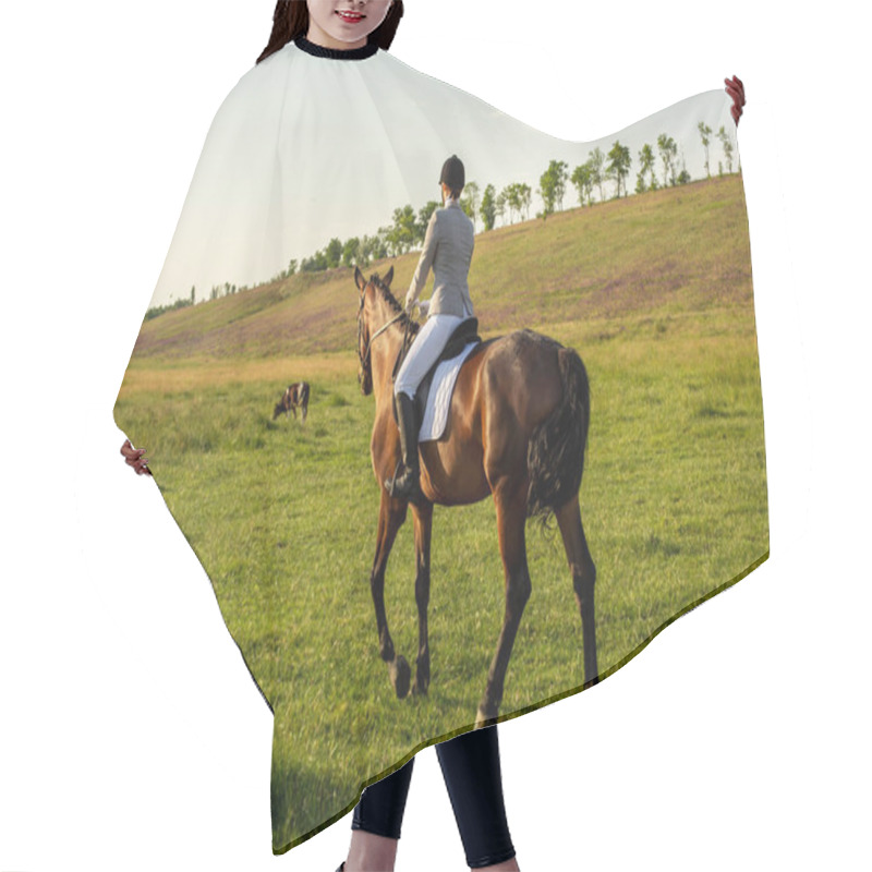 Personality  Young Woman Riding A Horse On The Green Field Hair Cutting Cape