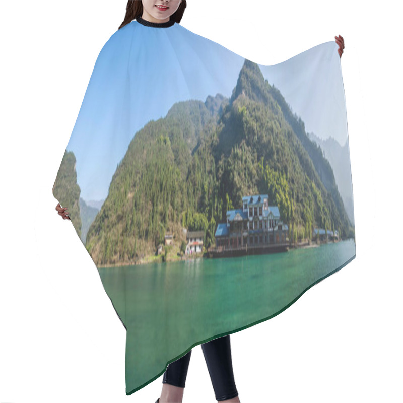 Personality  Hubei Zigui Three Gorges Bamboo Sea Water Lake Hair Cutting Cape