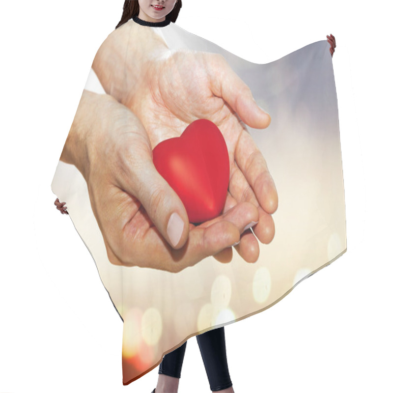 Personality  Artificial Red Heart On Hands Hair Cutting Cape