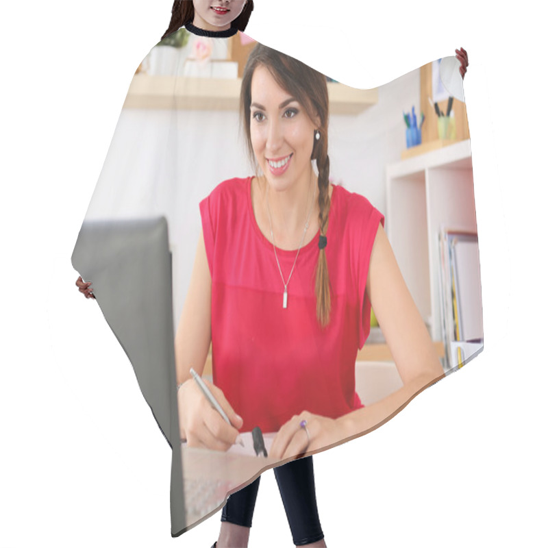 Personality  Beautiful Smiling Female Student Using Online Education Service Hair Cutting Cape