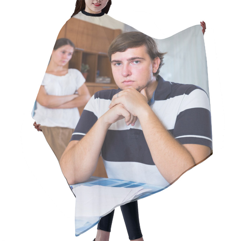 Personality  Couple With Financial Problems Hair Cutting Cape