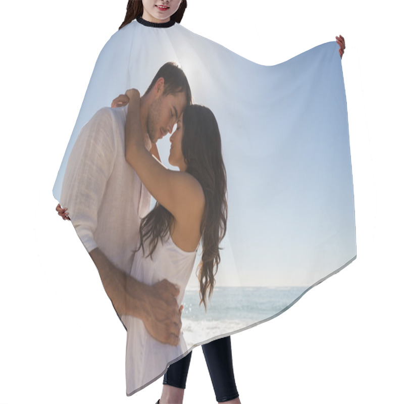 Personality  Romantic Couple Embracing Hair Cutting Cape