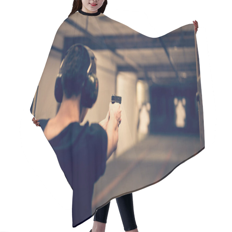 Personality  Man Shooting In Indoor Firing Range Hair Cutting Cape