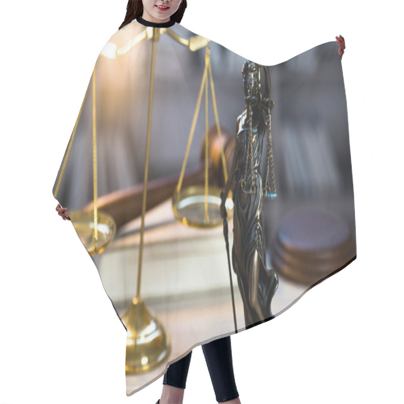 Personality  Statue Of Blind Goddess Themis On Blurred Background Hair Cutting Cape