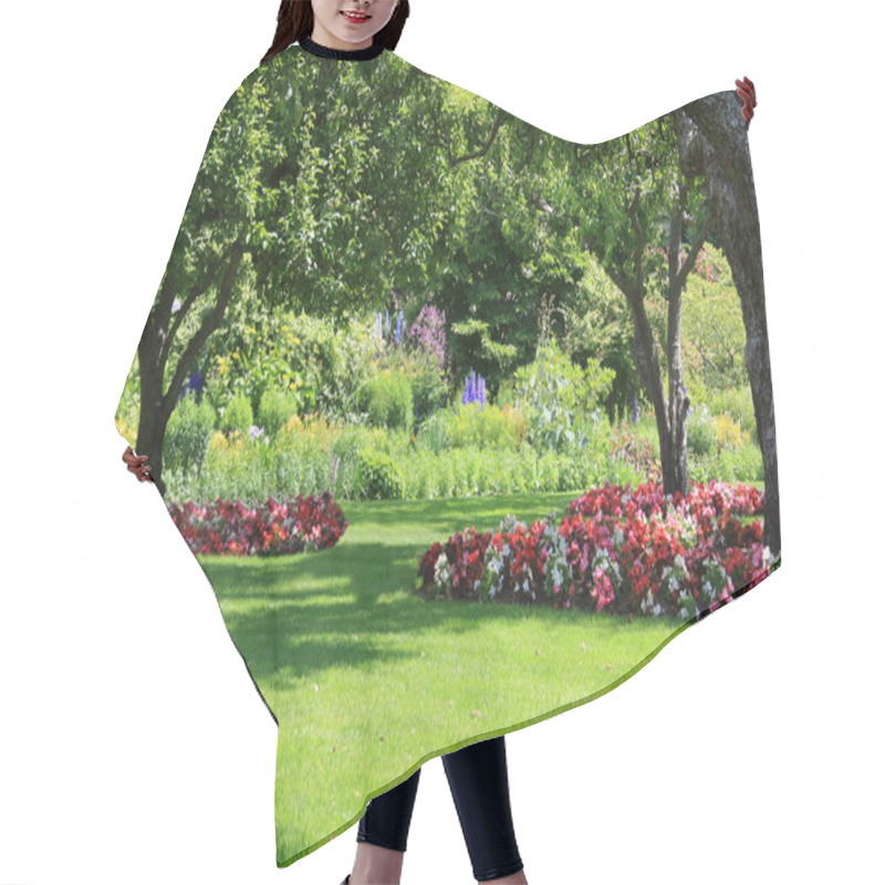 Personality  Park Garden Hair Cutting Cape