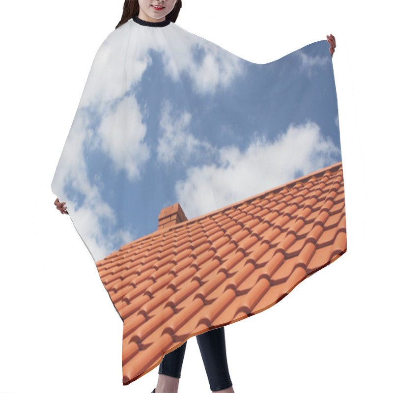 Personality  New Red Rooftop Against Blue Sky Hair Cutting Cape