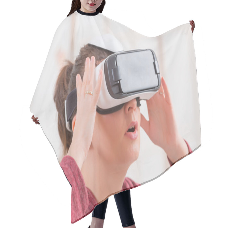 Personality  Virtual Reality Headset Hair Cutting Cape