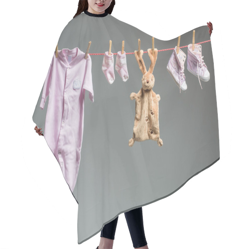 Personality  Clean Baby Girl Clothes On The Clothesline Hair Cutting Cape