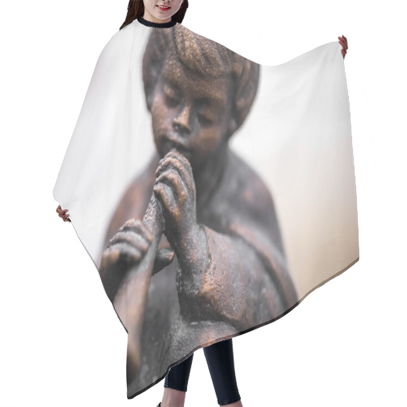 Personality  Statues Of Children Playing Musical Instruments Hair Cutting Cape