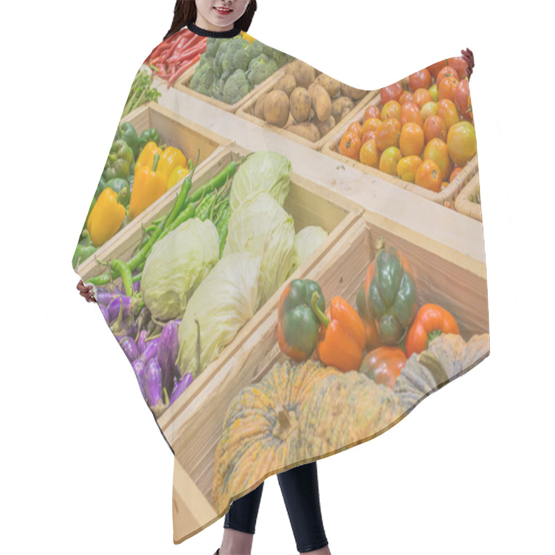 Personality  Agriculture Harvested Products On Wooden Box Hair Cutting Cape