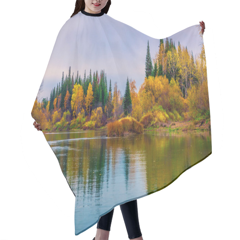 Personality  Autumn In Siberia Hair Cutting Cape