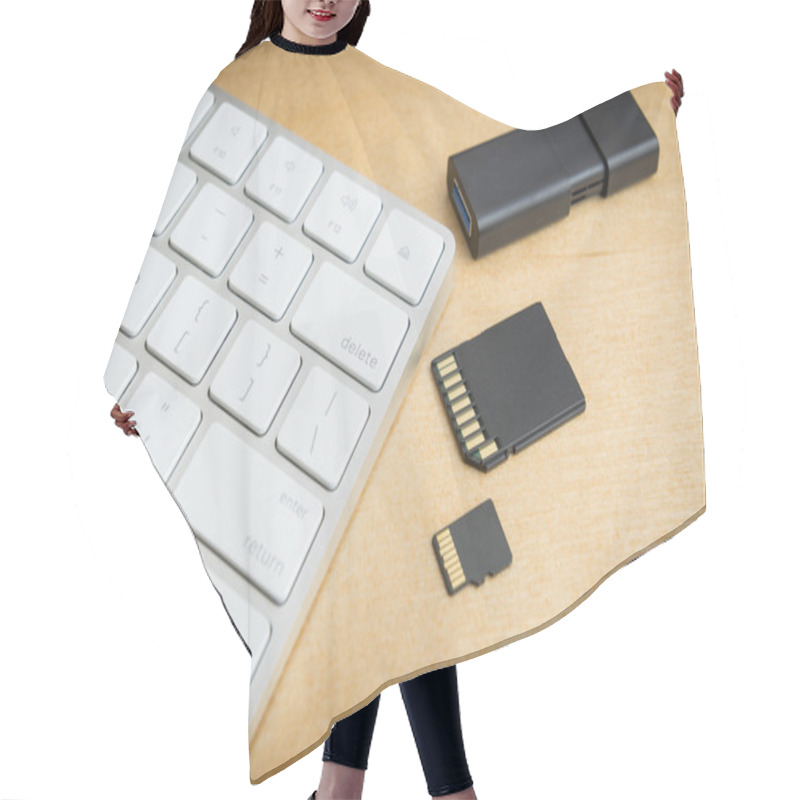 Personality  Wireless Keyboard And Memory Storages Hair Cutting Cape