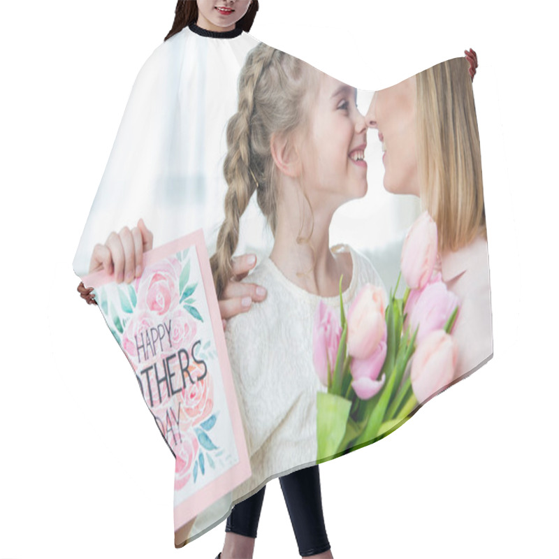 Personality  Daughter Greeting Mother  Hair Cutting Cape