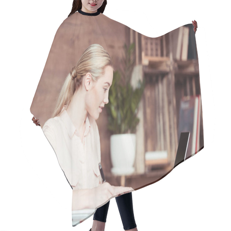 Personality  Businesswoman Working With Laptop  Hair Cutting Cape