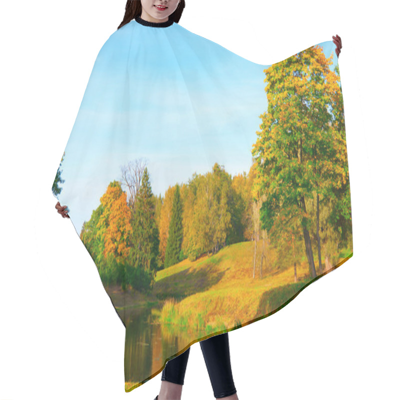 Personality  Beautiful Autumn Park Hair Cutting Cape