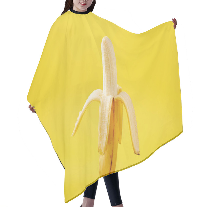 Personality  Close Up View Of Ripe Banana Isolated On Yellow Hair Cutting Cape