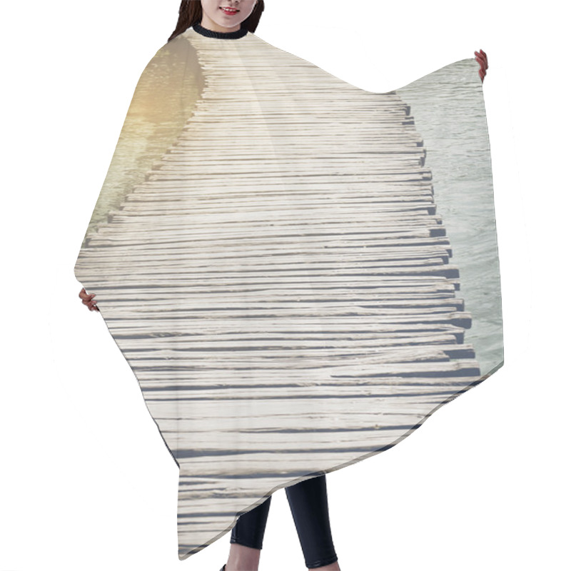 Personality  Hiking Trail With Sunlight Hair Cutting Cape