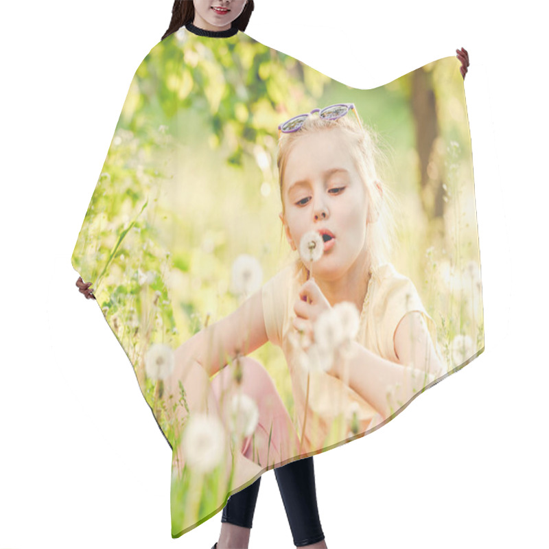 Personality  Cute Girl Playing With Dandelions Hair Cutting Cape