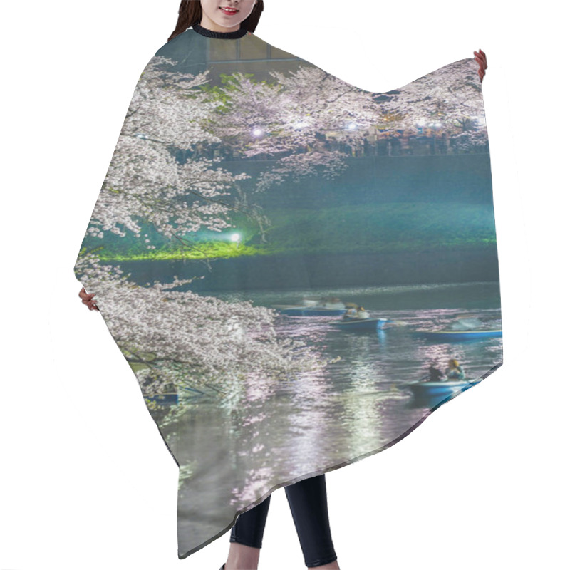 Personality  Of Chidorigafuchi Going To See Cherry Blossoms At Night Hair Cutting Cape