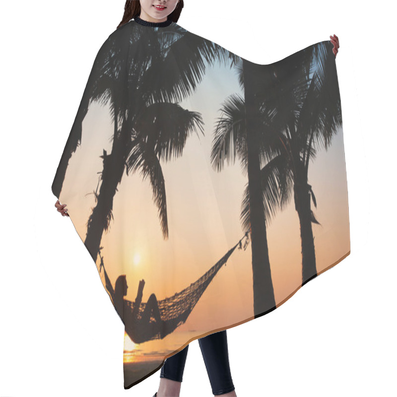 Personality  Woman In Hammock On The Beach Hair Cutting Cape