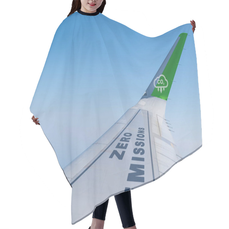 Personality  Commercial Aircraft Wing With Zero Emissions And CO2 Reduction Icon . Suitable For Concepts As Zero Emissions, SAF Or Sustainable Aviation Fuel, Circular Economy And NetCO2 Emissions. Hair Cutting Cape