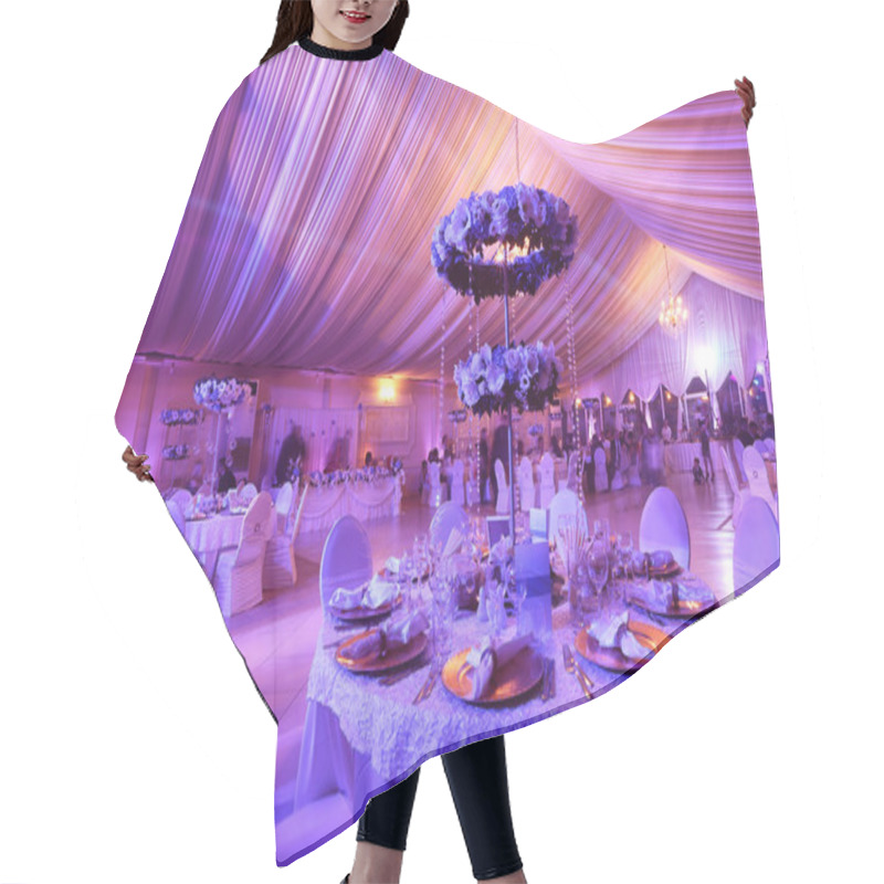 Personality  Wedding Flowers Decoration In The Restaurant Hair Cutting Cape