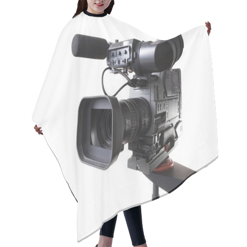 Personality  Dv Camcorder On Crane Hair Cutting Cape