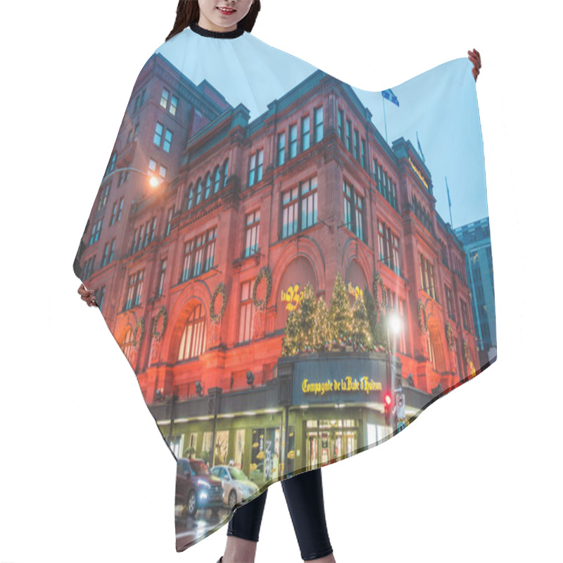 Personality  Montreal, Canada - November 25, 2017: La Baie Store Front And Xmas Decorations On Ste-Catherine Street During A Christmas Shopping Rainy Night Hair Cutting Cape