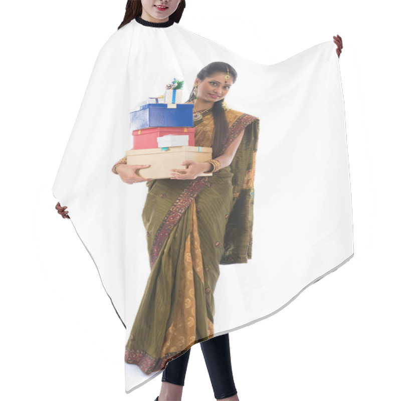 Personality  Portrait Of A Woman In Traditional Saree Holding Gifts And Smili Hair Cutting Cape