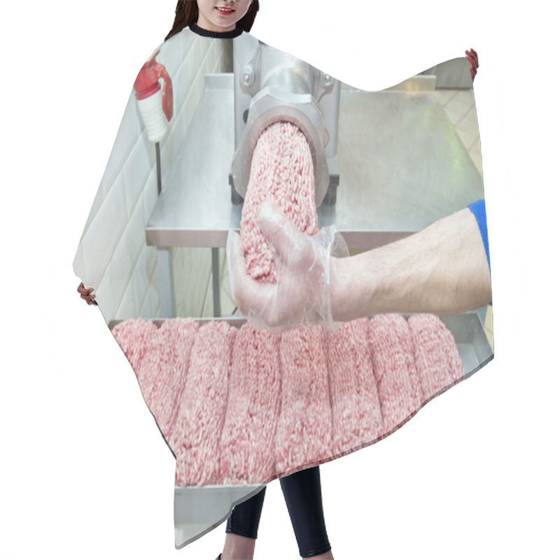 Personality  Fresh Raw Minced Meat Preparation Hair Cutting Cape