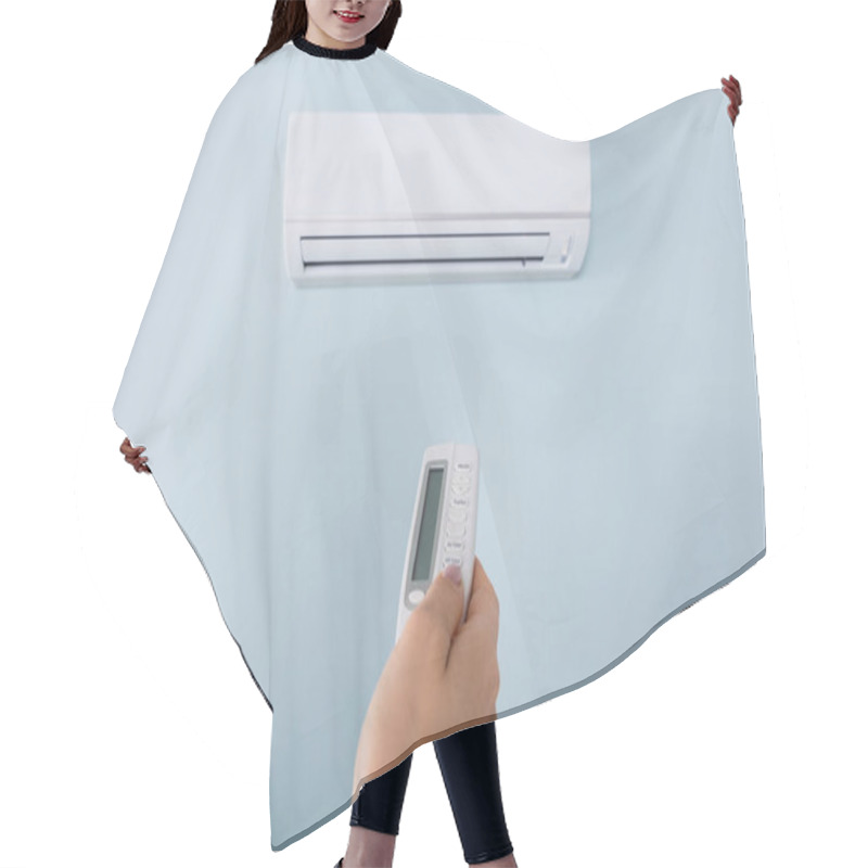 Personality  Woman Operating Air Conditioner  Hair Cutting Cape