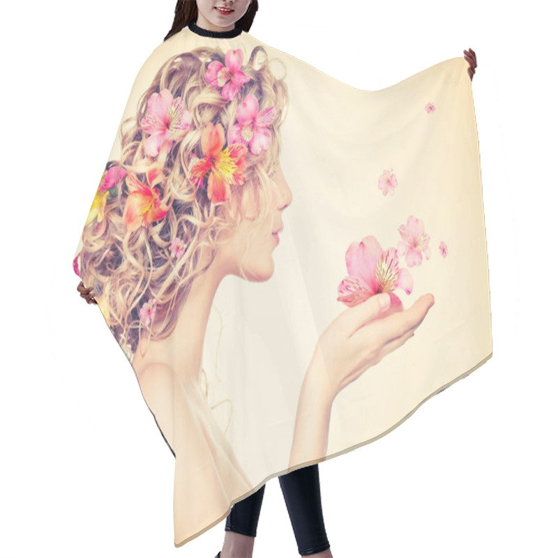 Personality  Girl With Flowers In Hands Hair Cutting Cape