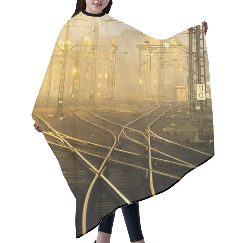 Personality  Confusing Railway Tracks Hair Cutting Cape