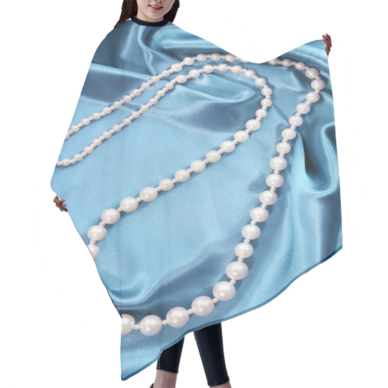 Personality  Pearl Necklace On Turquoise Silk Fabric, Luxury Hair Cutting Cape