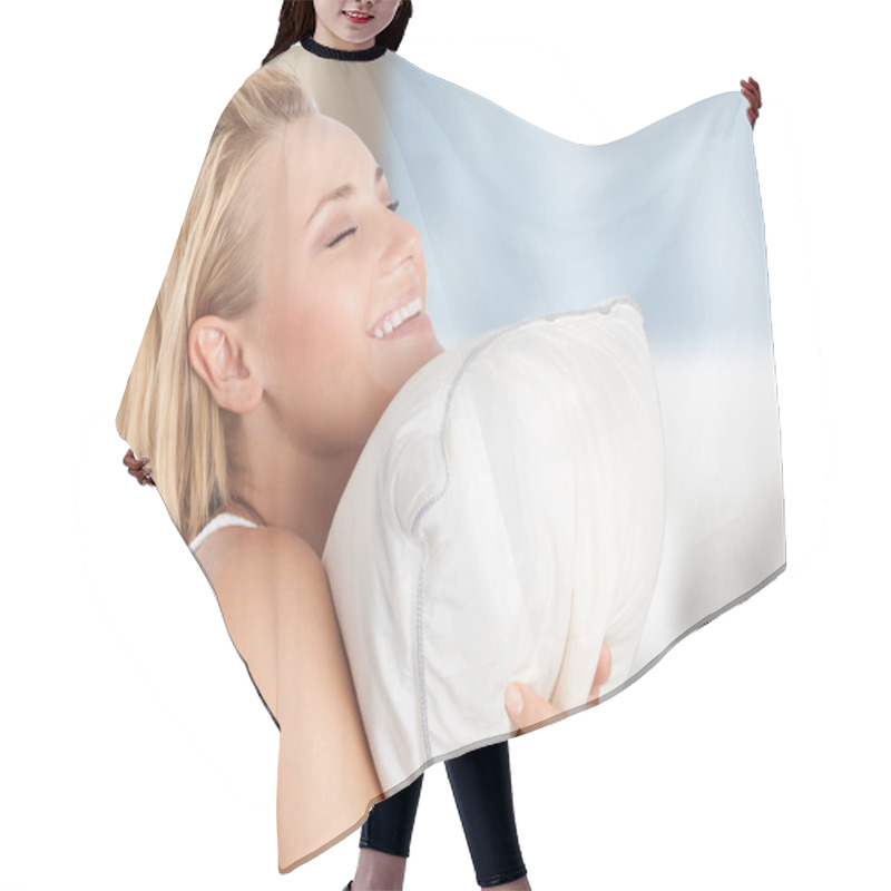 Personality  Happy Girl Enjoying Pillow Hair Cutting Cape