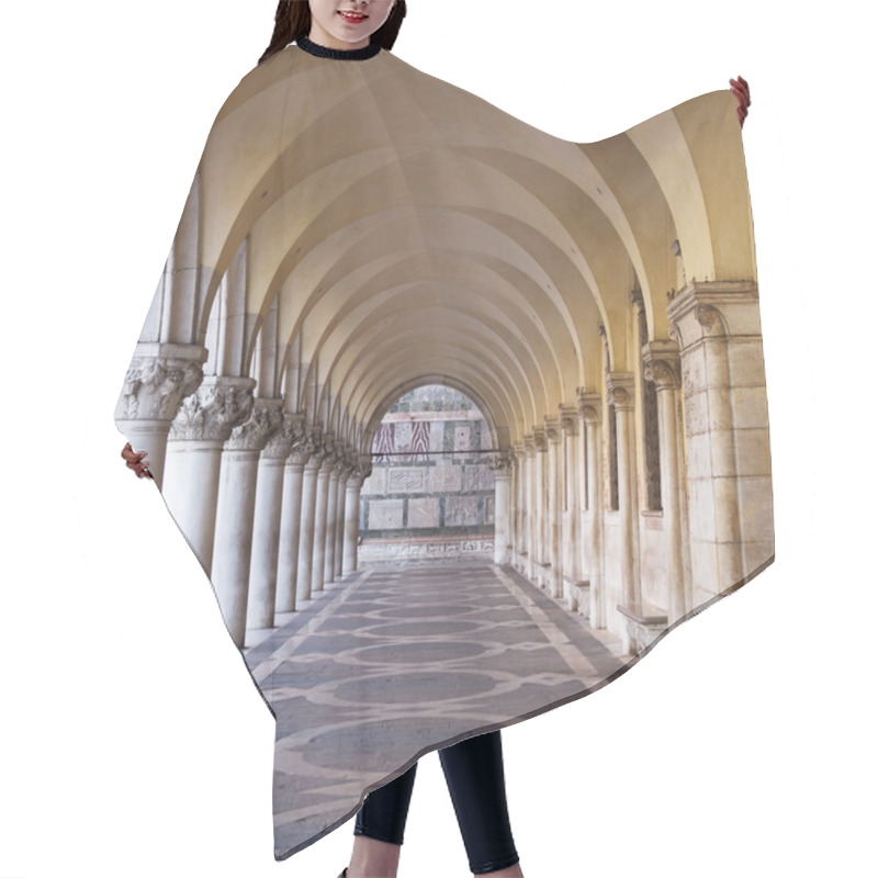 Personality  Arcade Hair Cutting Cape