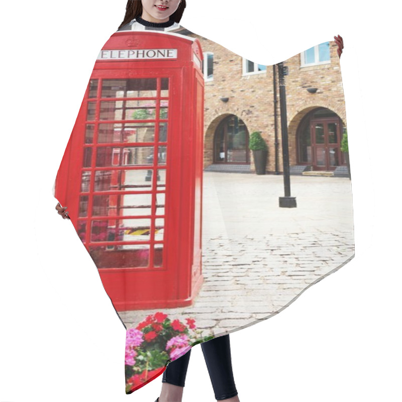 Personality  Traditional British Red Phone Booth Hair Cutting Cape