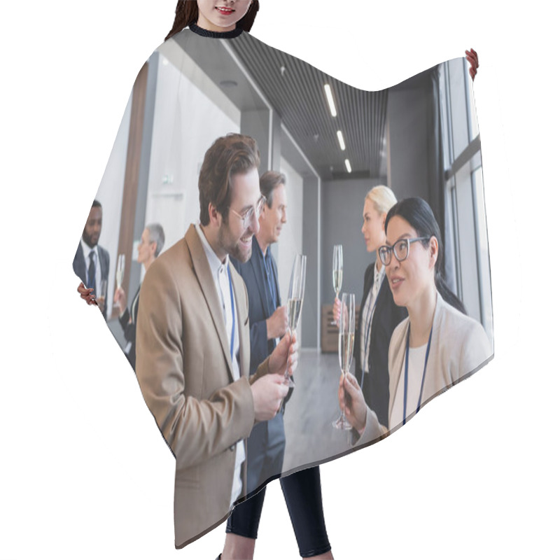 Personality  Asian Businesswoman Talking To Young Colleague During Conference Hair Cutting Cape