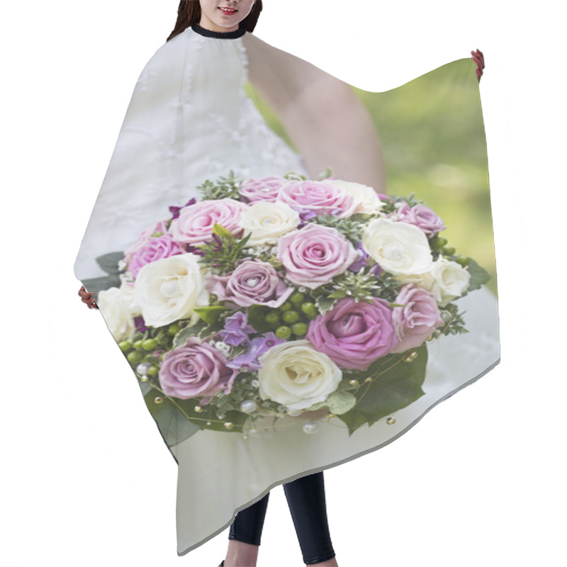 Personality  Bridal Bouquet On White Wedding Dress Hair Cutting Cape