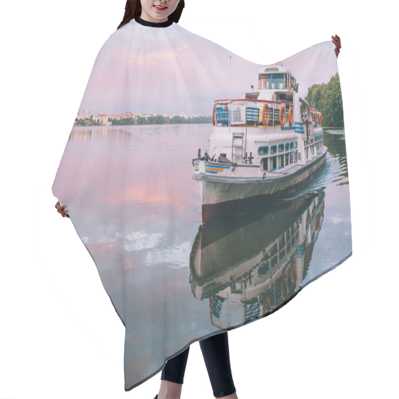 Personality  Ship On Beautiful Lake Hair Cutting Cape