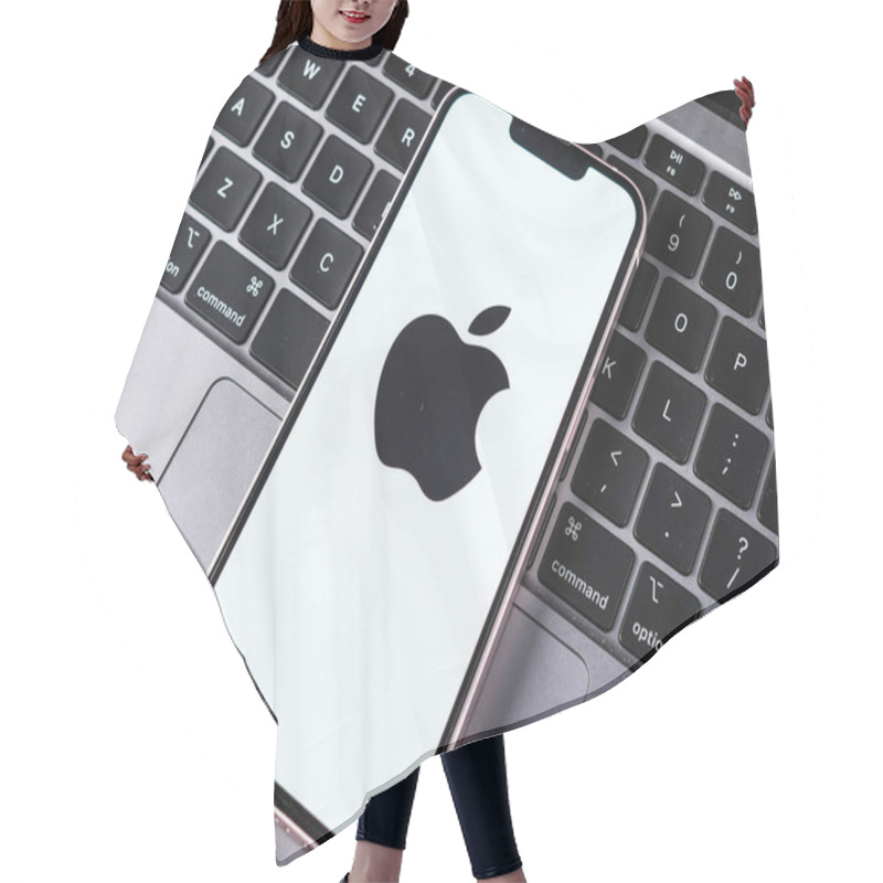 Personality  West Bangal, India - April 20, 2022 : Apple Logo On Phone Screen Stock Image. Hair Cutting Cape