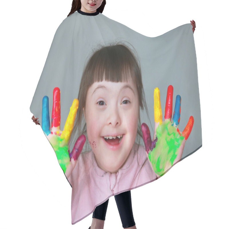 Personality  Cute Little Girl With Painted Hands Hair Cutting Cape