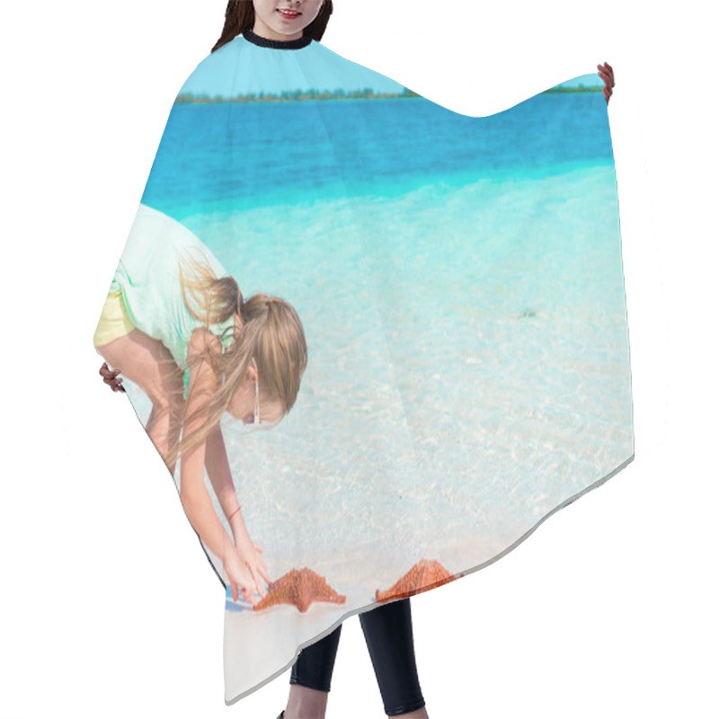 Personality  Adorable Little Girl With Wild Red Starfish On White Empty Beach Hair Cutting Cape