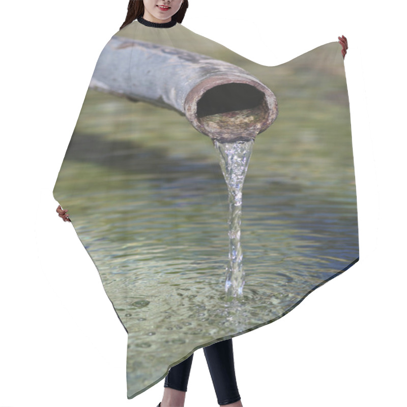 Personality  Water Pouring Pipe Hair Cutting Cape