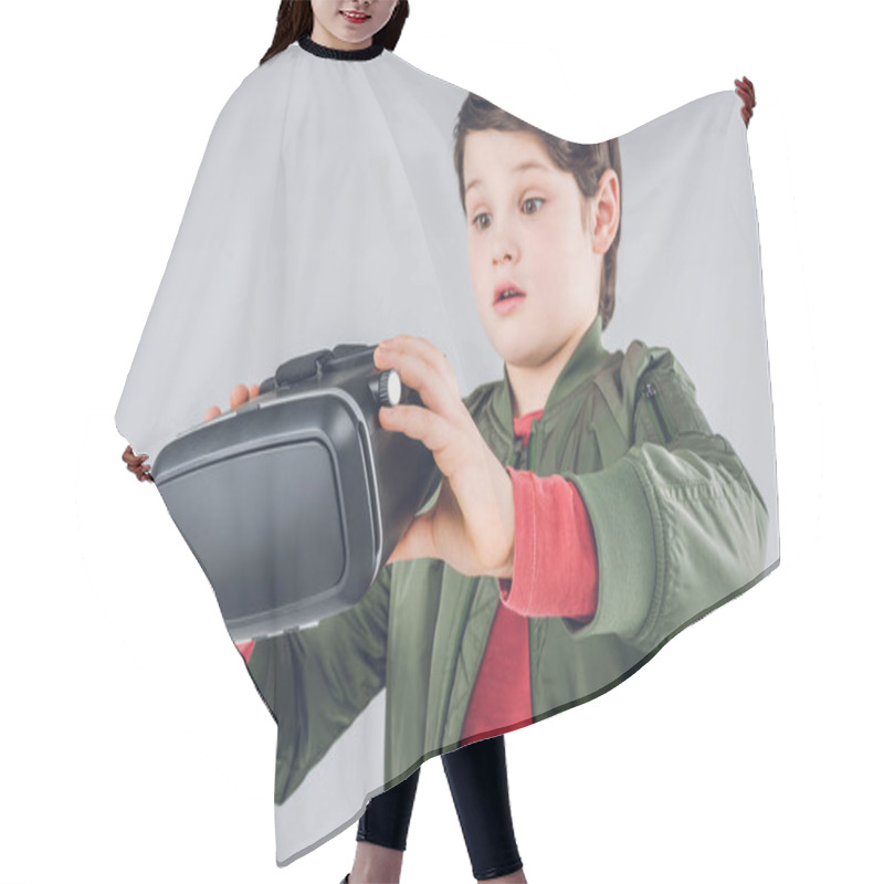 Personality  Boy With Virtual Reality Headset Hair Cutting Cape