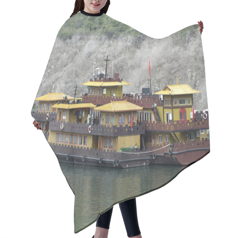 Personality  Chinese House Boats Hair Cutting Cape