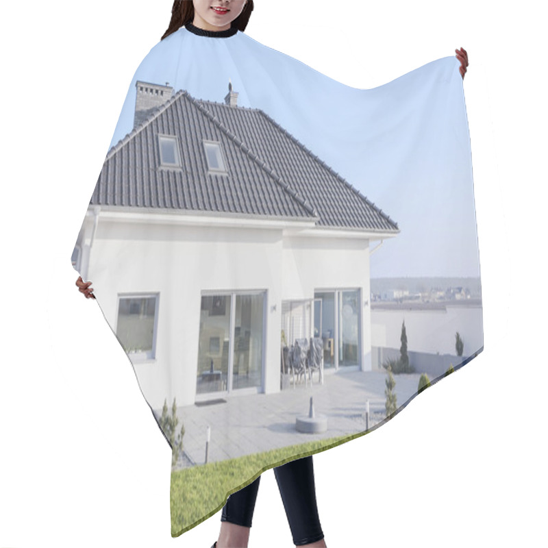 Personality  Scandinavian Style House Hair Cutting Cape